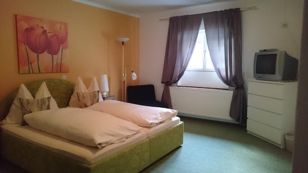 Gasthof Krisplwirt Hotel Стая снимка
